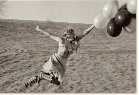 Blankokarte mit Mädchen und Luftballons im Retro - Look für individuelle Grüße hochwertige Doppelkarte für jeden Anlass kreative Grußkarte