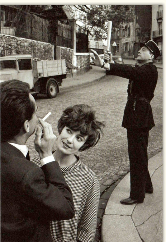 Blankokarte Romantische Paris Liebe - Eiffelturm, Paar & Polizist Vintage Fotografie, Je t'aime Nostalgie Postkarte Frankreich