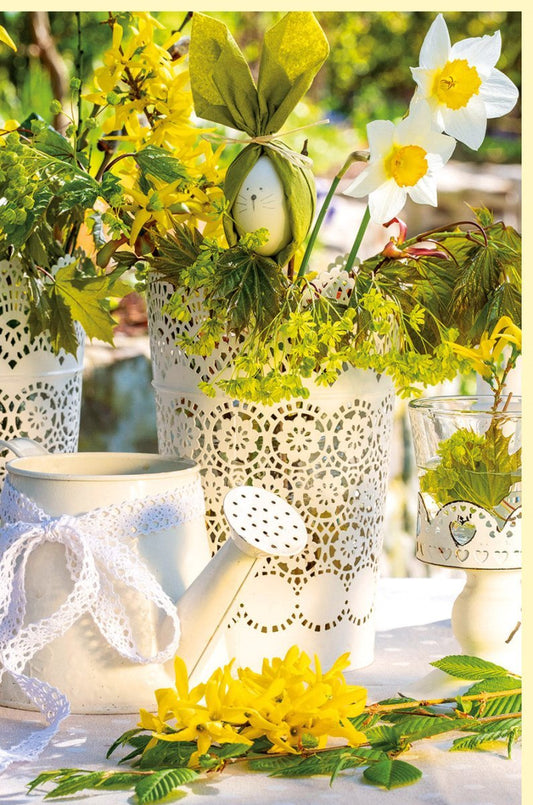Frühlingshafte Osterkarte – Naturmotive in Gelb & Weiß mit Osterglocken & Forsythien, Textfreie Grußkarte für Erwachsene
