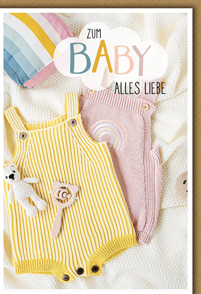 Geburtskarte Baby – Strickanzüge mit Regenbogen und Kuscheltier in Pastellfarben