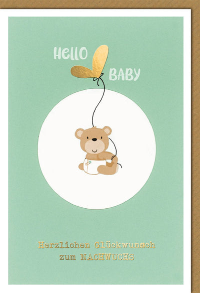 Geburtskarte mit Bär und Ballon – Herzlichen Glückwunsch Hello Baby auf grünem Hintergrund