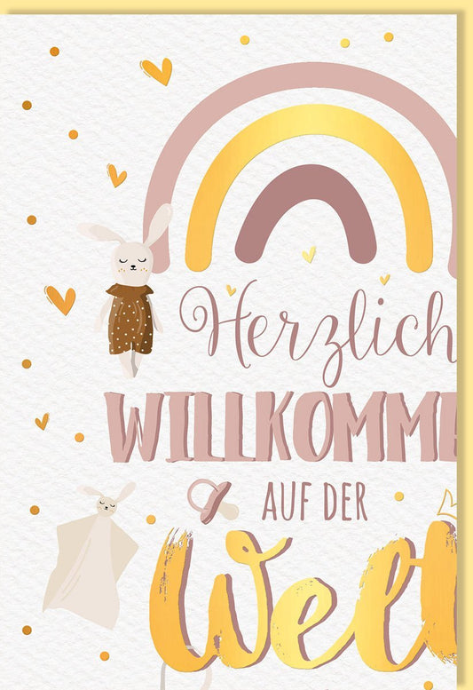 Geburtstagsgruß zur Geburt: Willkommen Baby! Mit niedlichen Babyschuhen, Flasche & Schnuller auf Naturkarton mit Goldfolie in sanften Pastelltönen