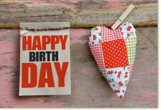 Geburtstagskarte "Happy Birthday" - Bunte Herz - Designs mit Kalendermotiv, Perfekt für Feiern & Jahrestage, Festliche Glückwünsche zum Verschenken