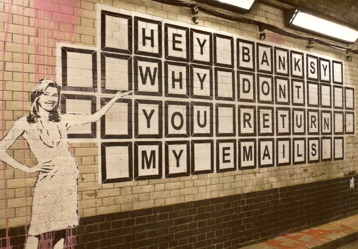 Graffiti - Kunstpostkarte im Banksy - Stil – Urbane Satire für Sammler, Moderne Wanddeko & Kreatives Geschenk