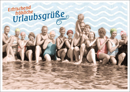 Lustige Postkarte: Retro Strandfoto mit Wellenmuster – Humorvolle Erinnerung für Badefreunde