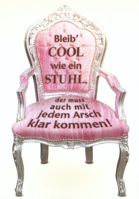 Lustige Postkarte – "Stuhl ist auch nur ein Sitzzitat" | Ironischer Retro - Charme in Pink | Perfektes Geschenk für Freunde & humorvolle Deko - Idee
