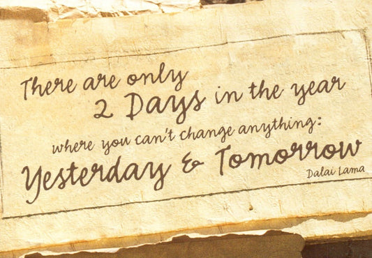 Postkarte Englisch: Inspirierende Botschaft "There are only 2 days in the year"