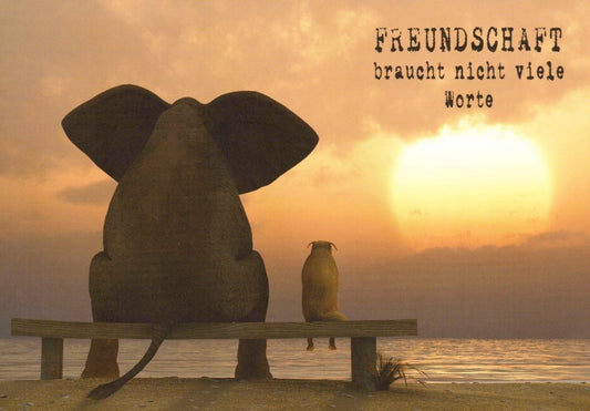 Postkarte Freundschaft: Sonnenuntergang am Strand mit Elefant & Pinguin – Symbol für Harmonie & Zusammenhalt
