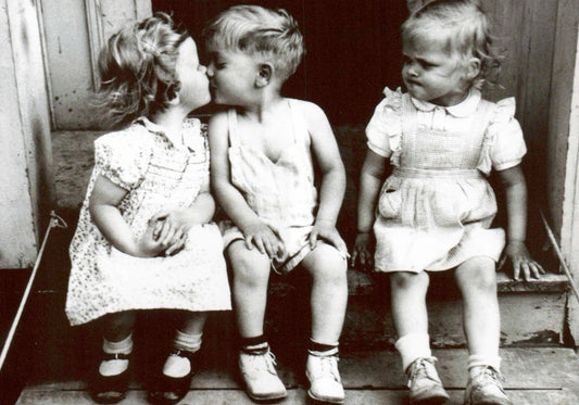 Schwarz - Weiß Postkarte im Retrodesign Scandale Grande1