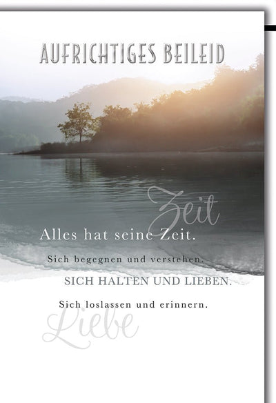 Trauerkarte Natur – Nebliger See mit beruhigender Botschaft in sanften Grautönen