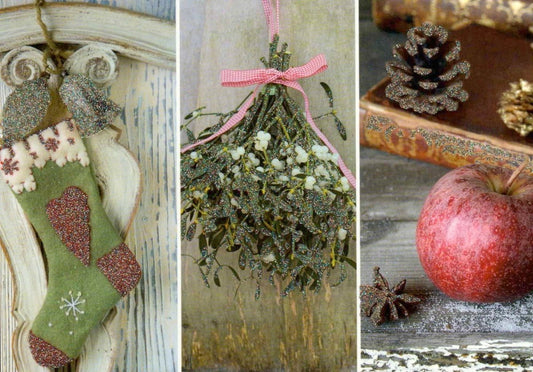 Weihnachtspostkarte mit 3 Motiven: Apfel, Socken und mehr für festliche Grüße