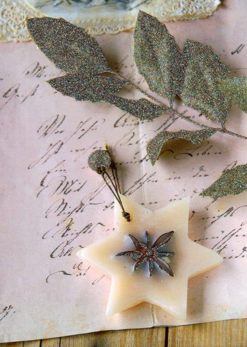 Weihnachtspostkarte mit Herz aus Wachs - Festliche Grüße in besonderem Design