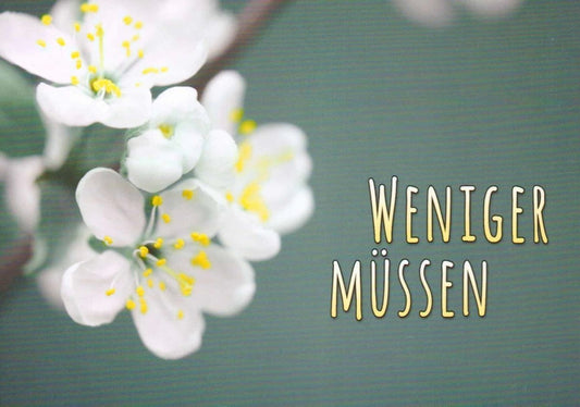 Wellness - Postkarte: Blumen & Naturdesign, Minimalistischer Schriftzug für Ruhe in Grün & Weiß - Perfekt für Work - Life - Balance