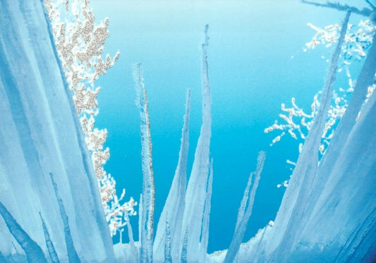 Winterliche Weihnachtspostkarte mit blauem Himmel und Schneelandschaft