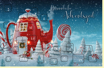 Adventskarte mit Teekannenhaus und verschneiter Winterlandschaft stimmungsvoll für besinnliche Adventszeit liebevoll illustriert