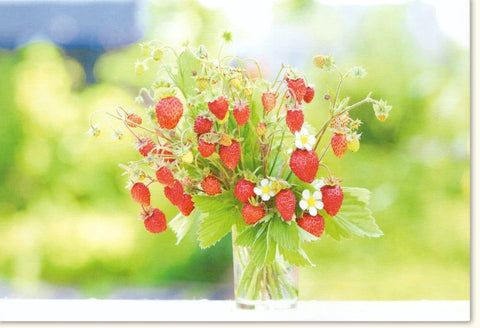 Blankokarte Blumenmotiv: Sommerliche Erdbeeren in Glasvase, Frühlingshaft Grün & Rot, Farbenfrohe Grußkarte für jeden Anlass