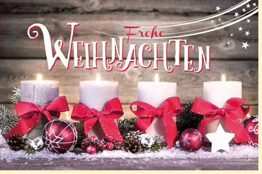 Festliche Weihnachtsgrußkarte mit Kerzen, Tannenzweigen & traditioneller Deko – Schleifen & Kugeln auf Holz