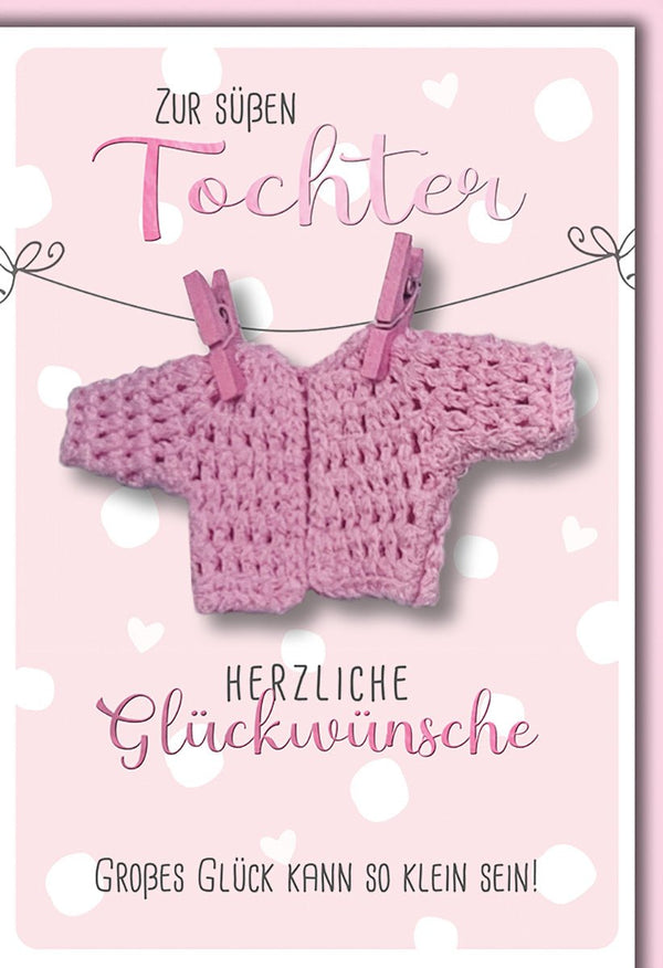 Geburtskarte Mädchen – Rosa Strickjacke mit Wäscheklammern und Herzmotiven