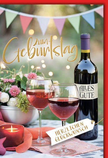 Geburtstagskarte Erwachsene – Weinflasche mit Blumen und Lichterketten im Freien