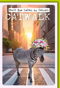 Geburtstagskarte Frauen – Zebra mit Blumenkrone auf Stadtstraße im Sonnenuntergang