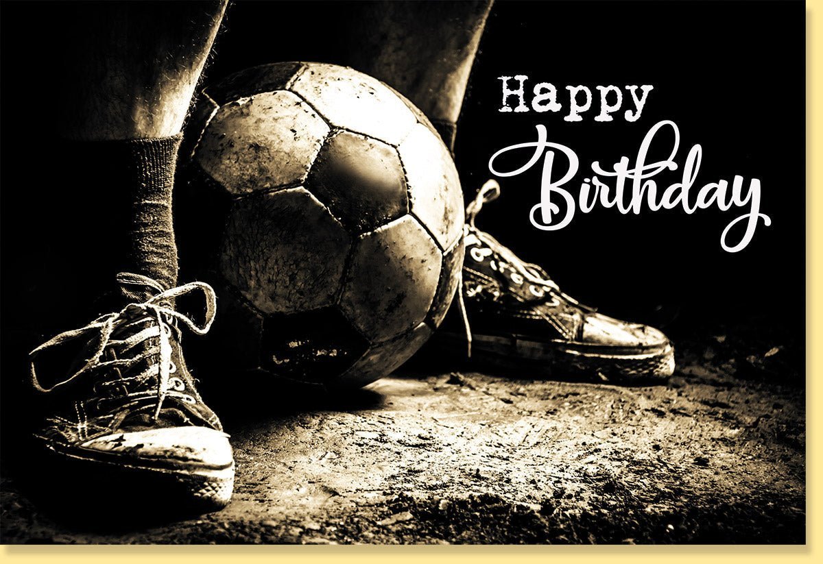 Geburtstagskarte für Männer - Vintage Fußball - Design in Sepia, Perfekt für Sportfans & Fußballliebhaber, Mit stilvollem Ballspiel - Motiv