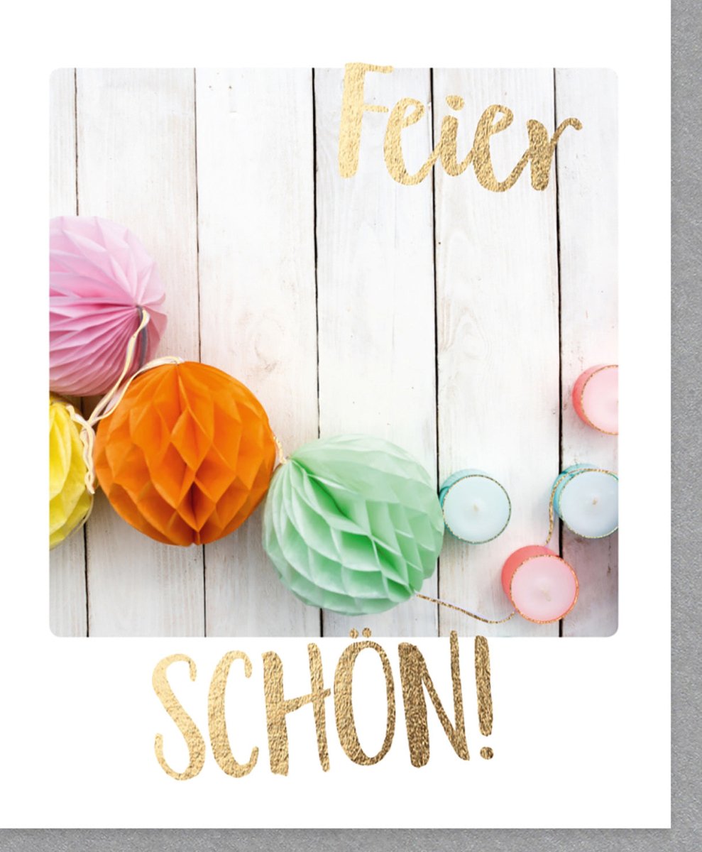 Geburtstagskarte im Polaroid - Stil: Bunte Party - Dekoration mit Lampions, Kerzen & Goldschrift auf Holzoptik für festliche Anlässe