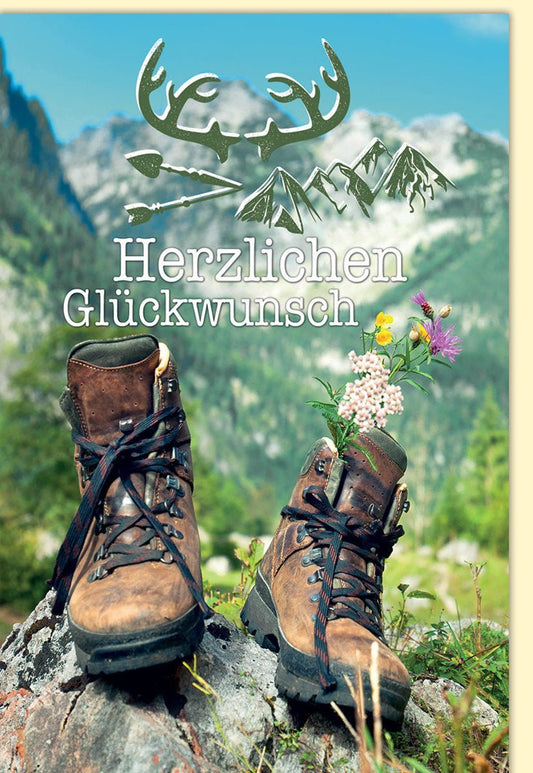 Geburtstagskarte mit Berglandschaft und Wanderschuhen, Herzlichen Glückwunsch im Naturdesign mit Hirschgeweih und Blumenmotiv