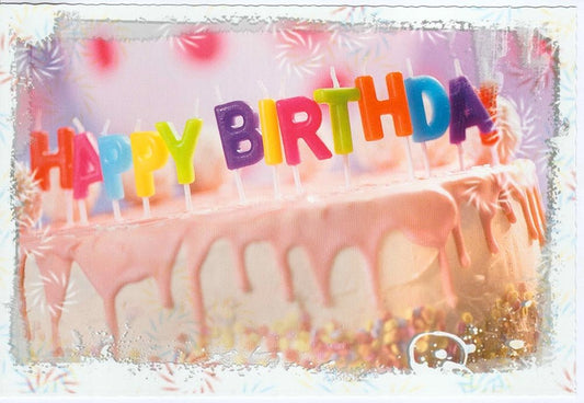Geburtstagskarte mit bunter Happy Birthday Kerze auf Geburtstagskuchen fröhliche Glückwunschkarte für Kinder und Erwachsene