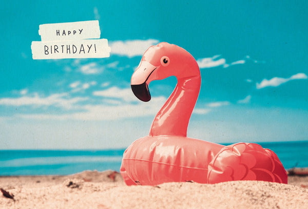 Geburtstagspostkarte Flamingo-Schwimmring aus Zuckerrohrpapier