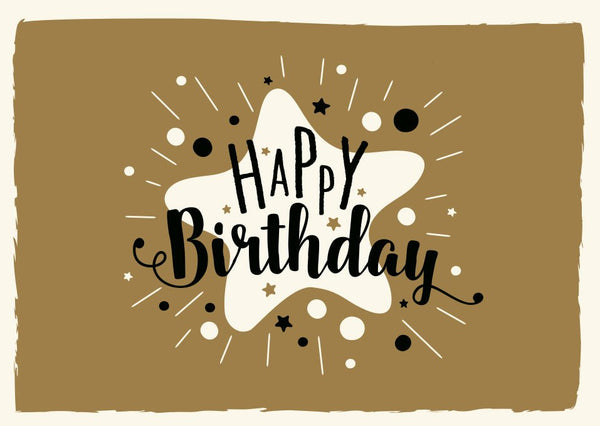 Geburtstagspostkarte: Stilvolle Karte mit Happy Birthday Schriftzug auf braunem Hintergrund, ideal für Erwachsene und Jugendliche, verziert mit Sternen und Punkten.
