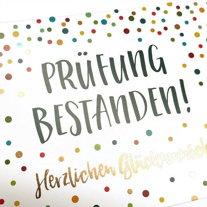 Glückwunschkarte zur Prüfung fröhliche Doppelkarte mit bunten Punkten und Aufschrift Prüfung bestanden herzlichen Glückwunsch