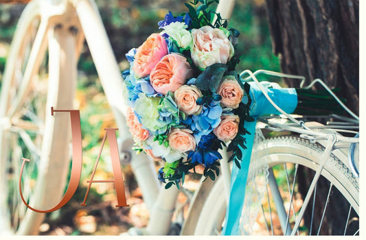 Hochzeitskarte Vintage Fahrrad & Blumenstrauß – Romantische Glückwünsche zur Ehe, Liebevolles Design für Brautpaare