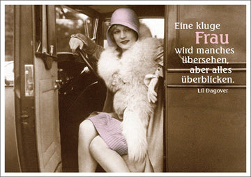 Humorvolle Postkarte: Eine weise Frau übersieht so manches - Lustige Grüße mit Charme