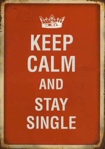Lustige Postkarte - "Keep Calm Stay Single" mit Humorvollem Spruch, Rot - Weiß, Vintage Krone Design, Witziges Geschenk für Singles