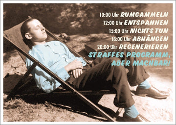 Lustige Postkarte - Retro Liegestuhl mit humorvollem Spruch | Entspannung & Humor für Relax - Fans