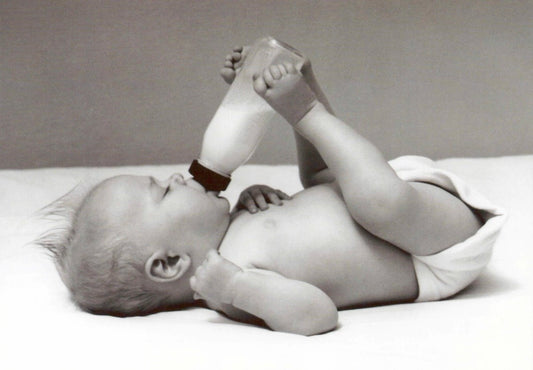Nostalgische Postkarte zur Geburt – Vintage Schwarz - Weiß Fotografie für Eltern, Unisex Geschenkideen