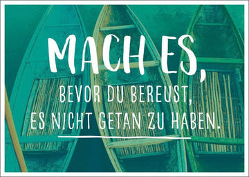 Postkarte Lebensweisheit: Handeln, bevor Reue eintritt - Inspirierender Spruch für Mut und Entschlossenheit