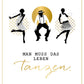 Postkarte Lebensweisheiten Tanzen stilvolle Grußkarte mit inspirierendem Spruch goldene Akzente tanzende Silhouetten moderne Postkarte