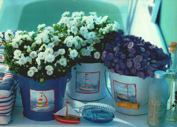 Postkarte maritime Kunstpostkarte mit Segelbooten und Blumen im Vintage Look für besondere Grüße und liebe Wünsche