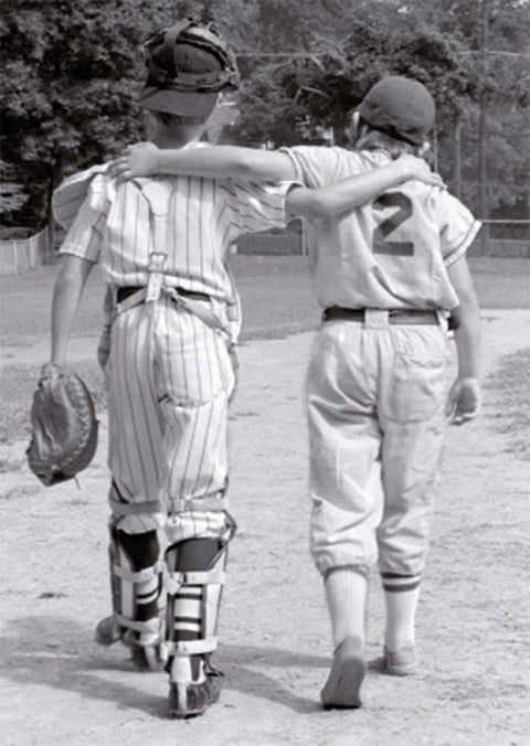 Postkarte Schwarz - Weiß: Freundschaftsmotiv für besondere Momente