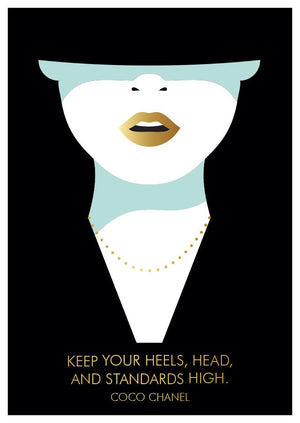 Postkarte stilvolles Coco Chanel Zitat moderne Postkarte mit Mode Illustration und inspirierendem Spruch für besondere Anlässe