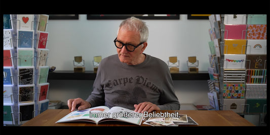 Motivationskarte Glaub an dich moderne Postkarte mit Spruch schwarz weiß gold Mutmacher Karte für Freunde Inspiration Geschenk