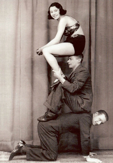 Schwarz - Weiß Postkarte Akrobaten Nostalgie Retro Design