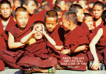 Spirituelle Grußkarte: Junge Sakya - Novizen – Einblick in buddhistische Traditionen