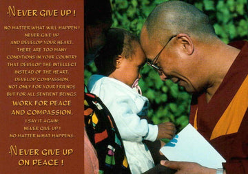 Spirituelle Postkarte: Dalai Lama segnet ein Kind - Ein Moment der Inspiration und Weisheit