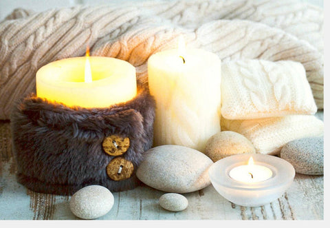 Traditionelle Weihnachtskarte - Festliche Grüße mit Wolle, Kerzen & Naturdeko für Besinnlichkeit