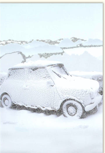Traditionelle Weihnachtskarte - Winterliche Szene mit Schneebedecktem Auto und Natur, Perfekt für Grüße in der besinnlichen Jahreszeit