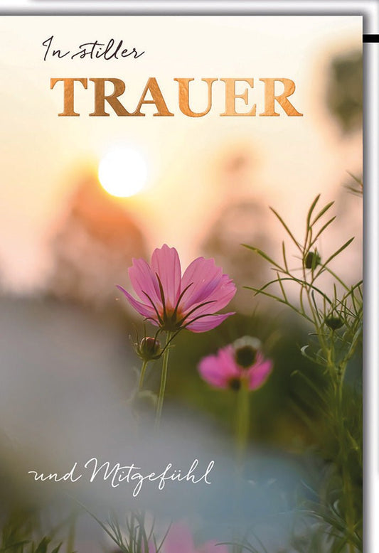 Trauerkarte Mitgefühl – Sonnenuntergang mit rosa Blumen und sanftem Naturmotiv