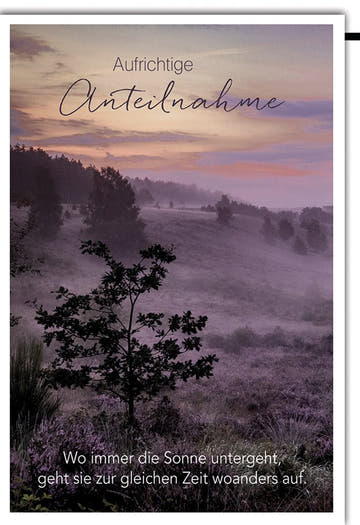 Trauerkarte Natur – Sonnenuntergang über nebliger Landschaft mit Trost - Spruch
