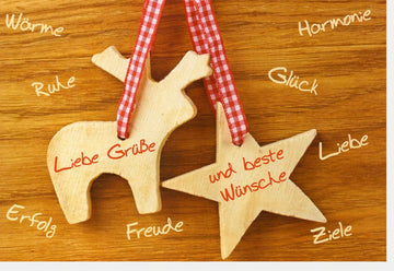 Weihnachtsgrußkarte mit Holzstern & Rentier - Festliche Grüße in Naturtönen mit kariertem Band für Glück und Erfolg